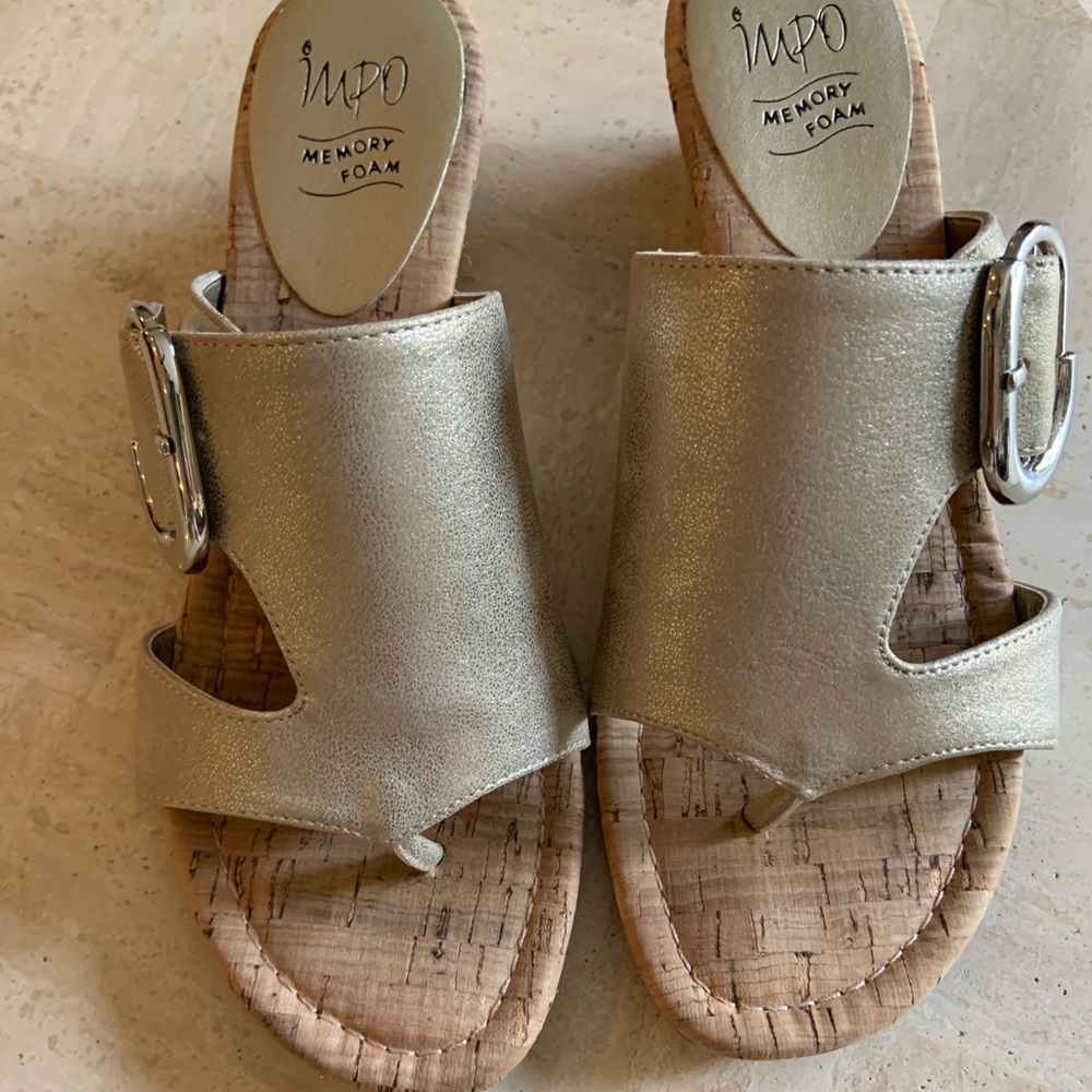 Women’s gold Impo sandals. Size 6 1/2.